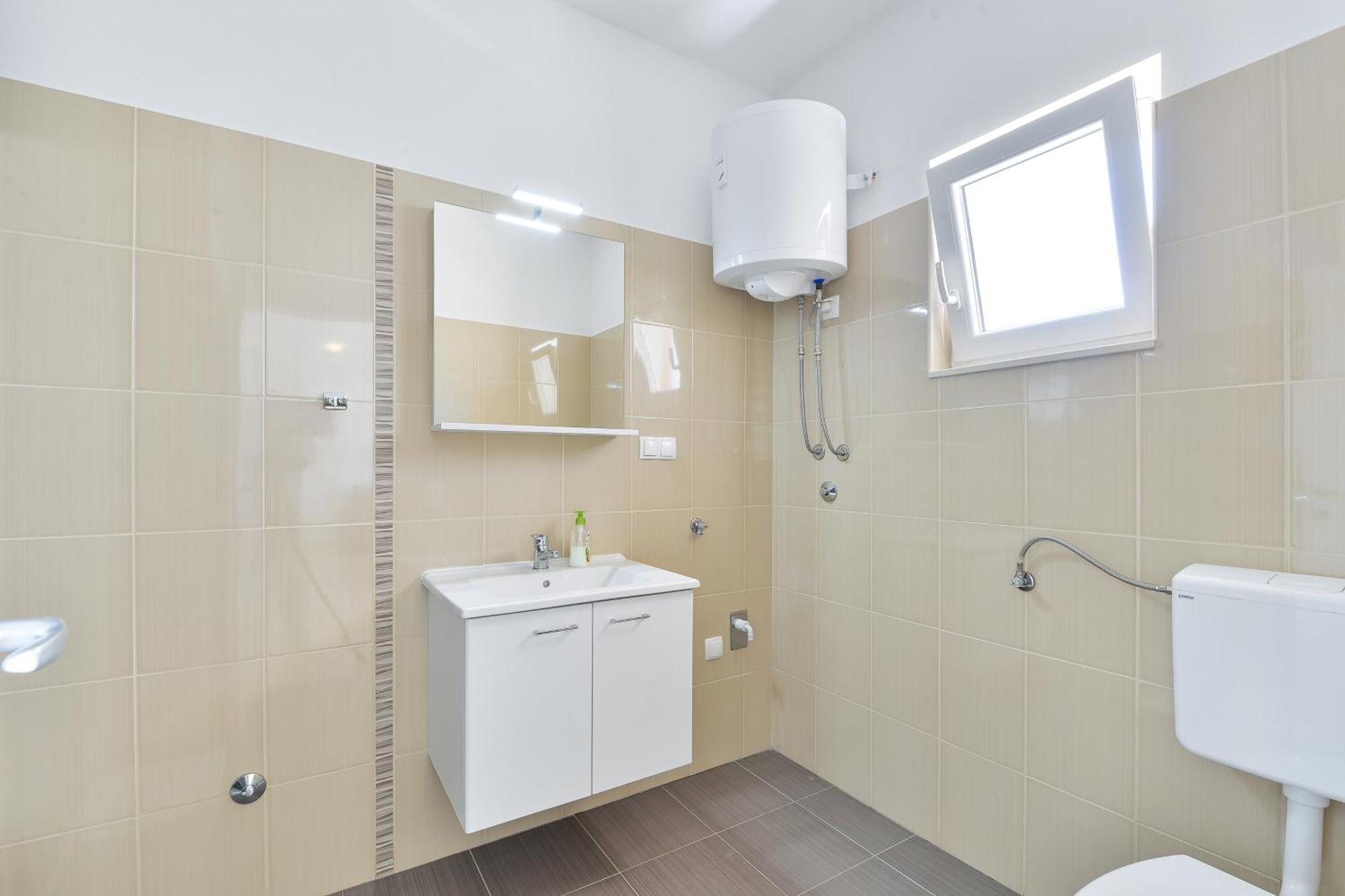 Apartments By The Sea Nin, Zadar - 13172 Номер фото