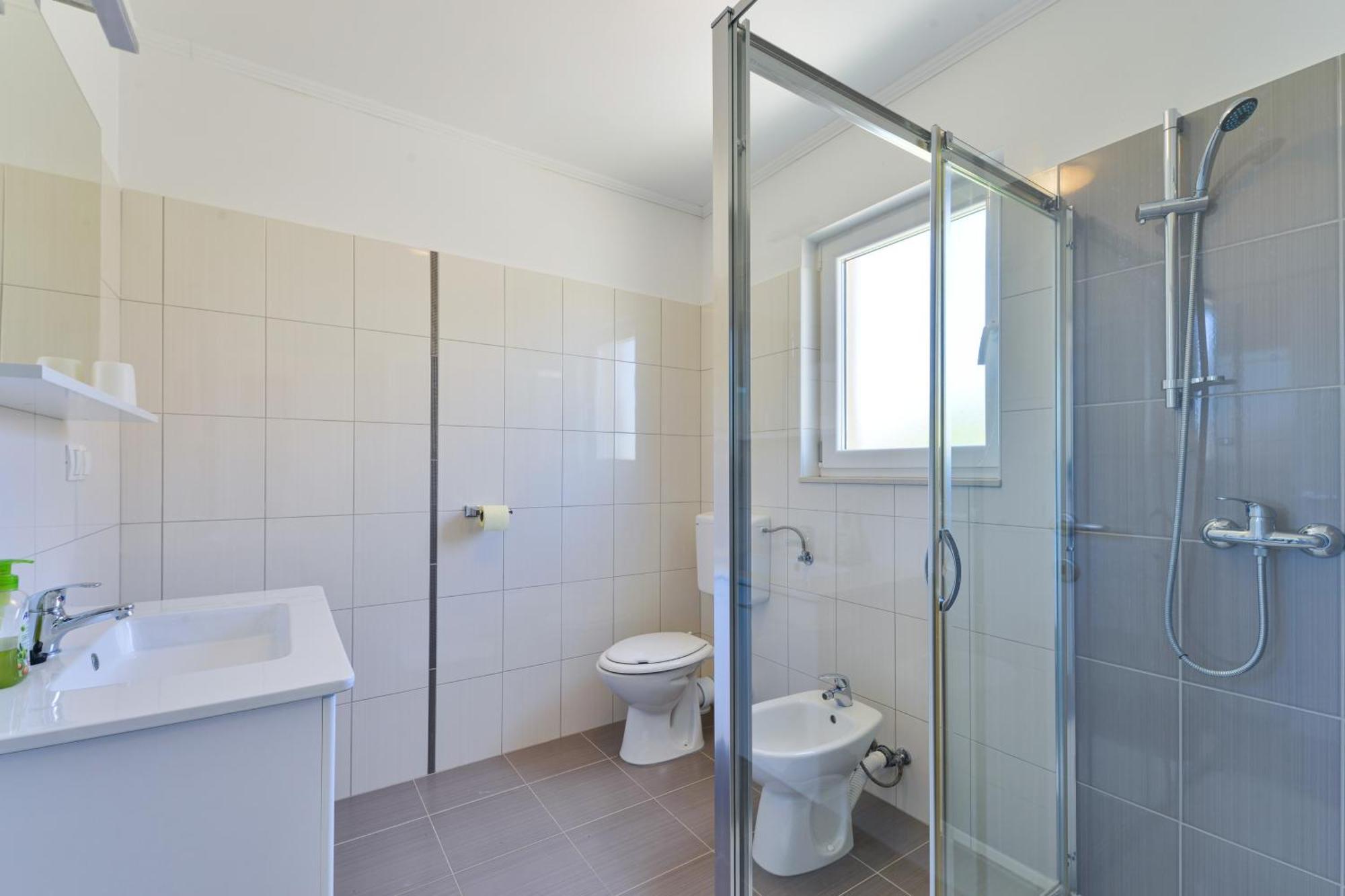 Apartments By The Sea Nin, Zadar - 13172 Номер фото