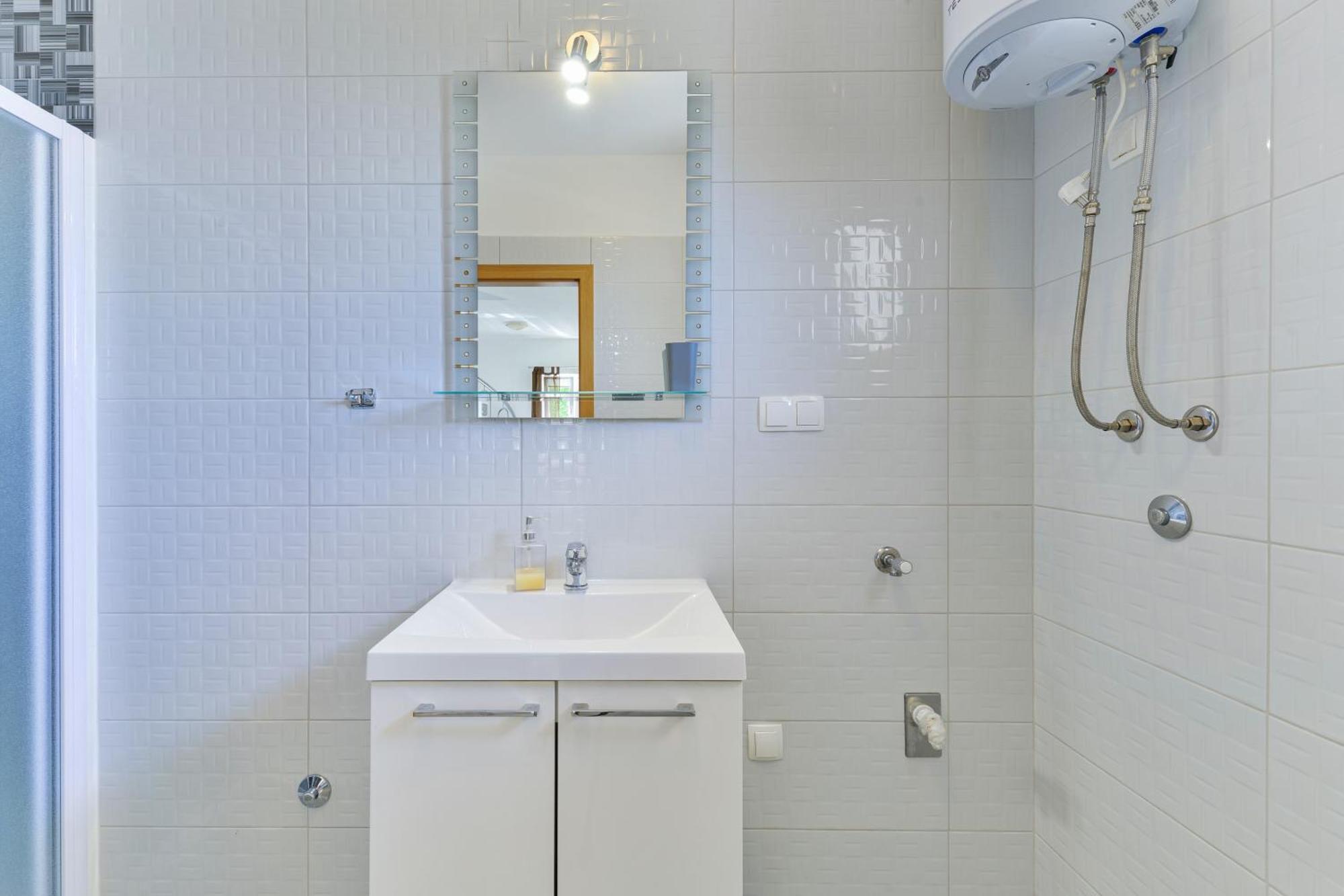 Apartments By The Sea Nin, Zadar - 13172 Номер фото