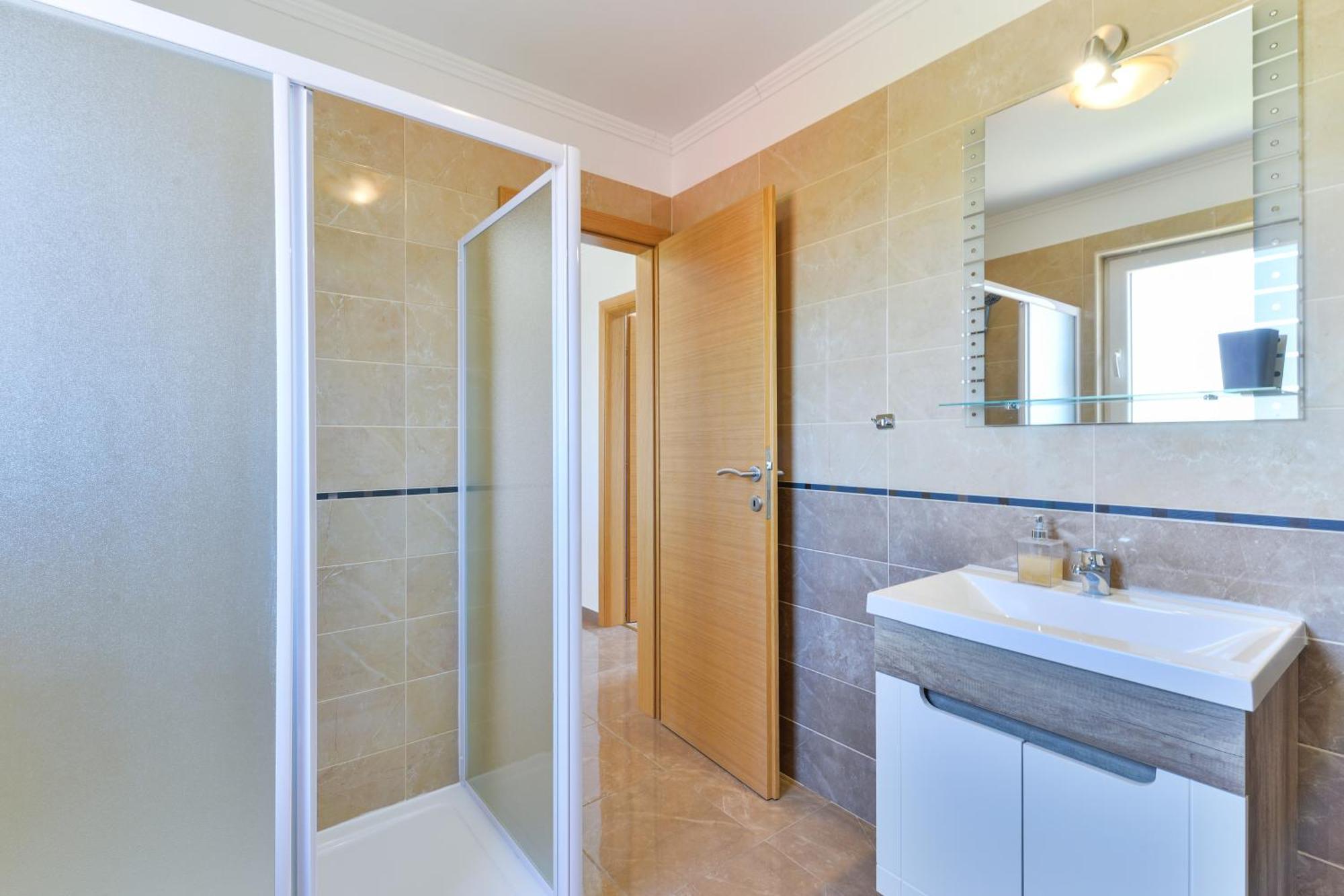 Apartments By The Sea Nin, Zadar - 13172 Номер фото