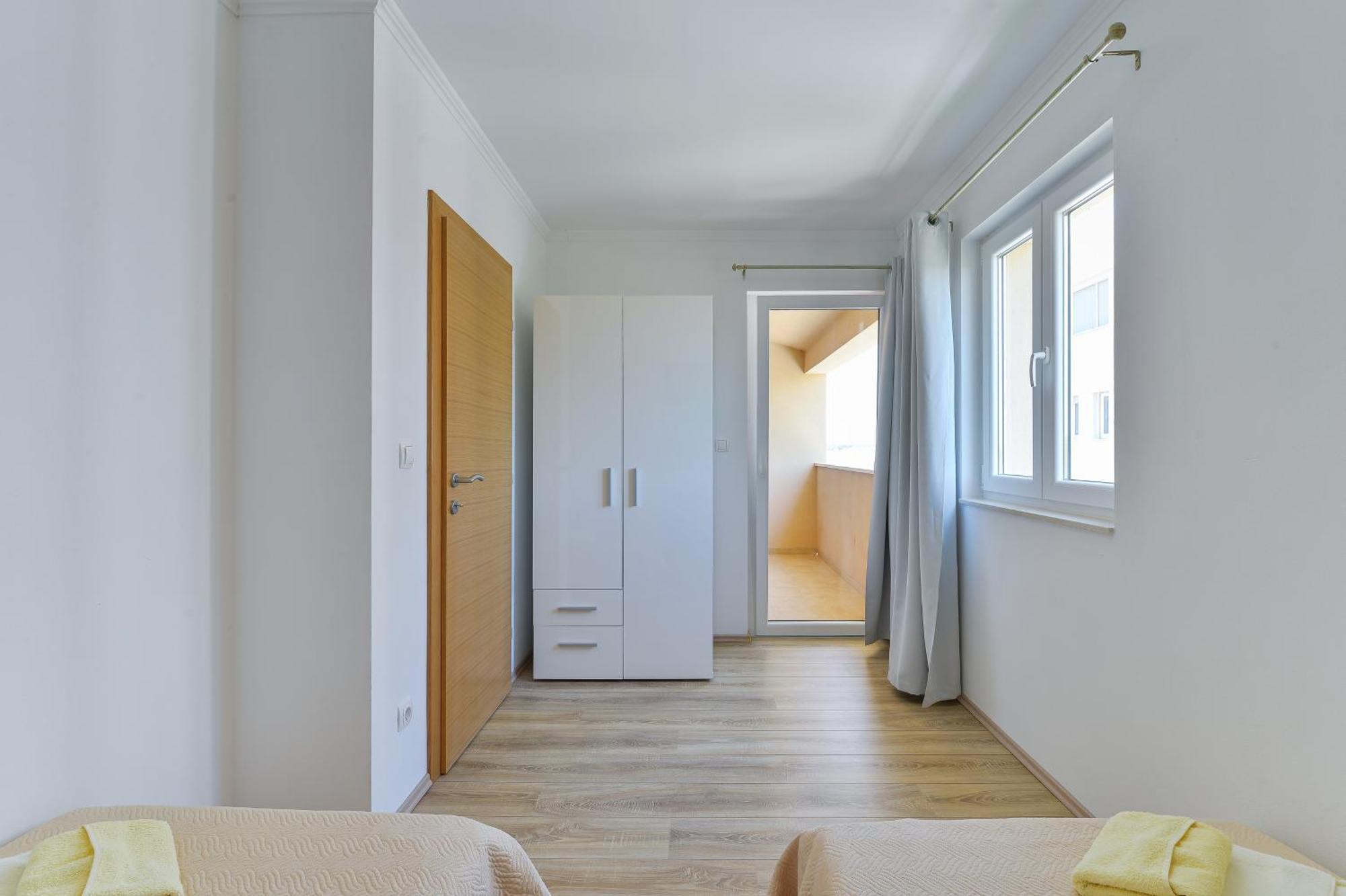 Apartments By The Sea Nin, Zadar - 13172 Номер фото