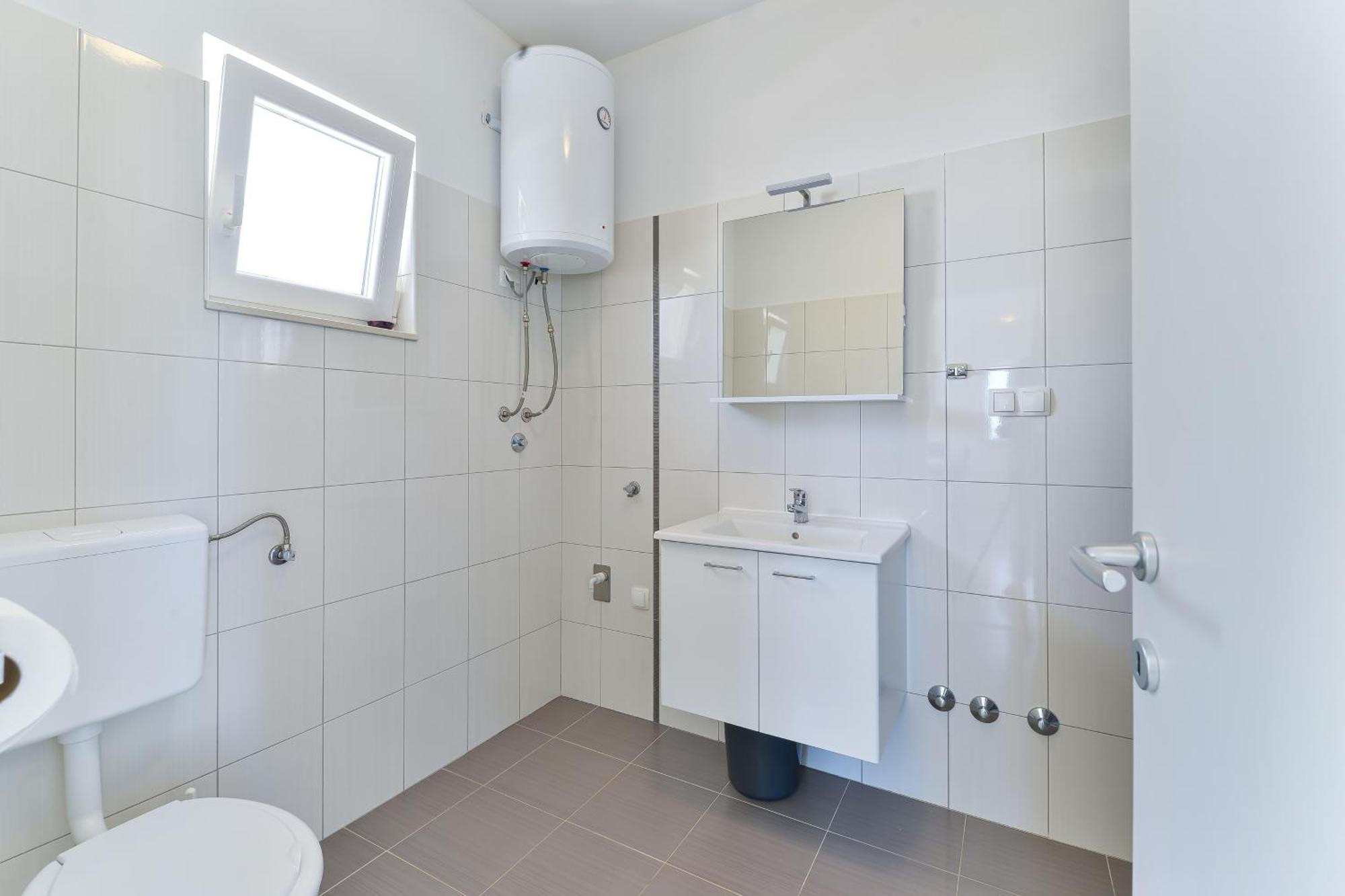 Apartments By The Sea Nin, Zadar - 13172 Номер фото