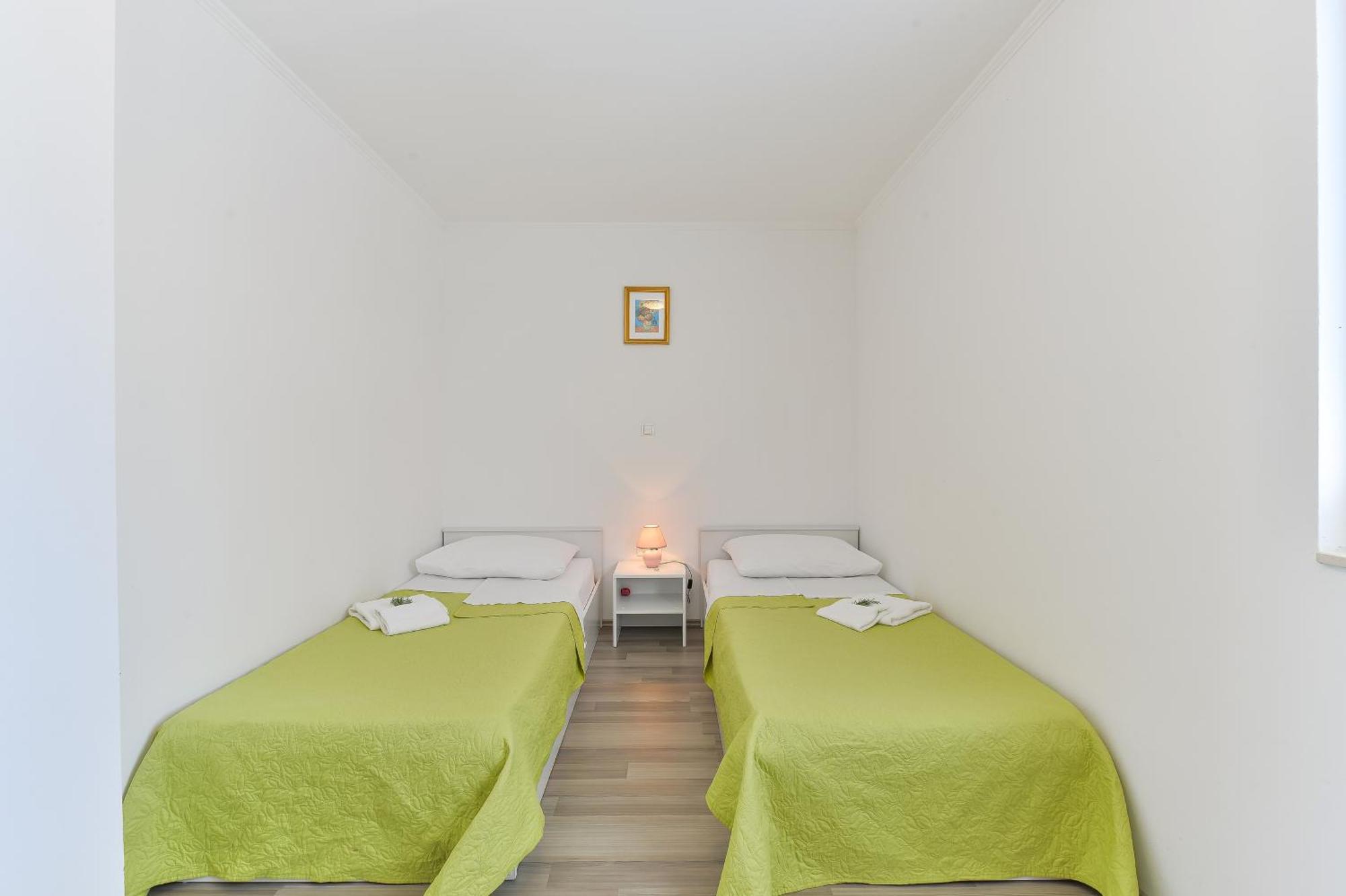 Apartments By The Sea Nin, Zadar - 13172 Номер фото